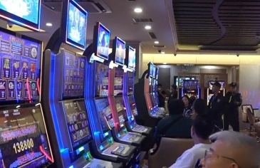 Doanh nhân, ca sĩ thua hàng triệu USD tại King Club như thế nào