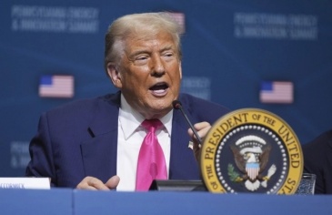 Ông Trump gây thắc mắc khi kể chuyện về kẻ đánh bom hàng loạt