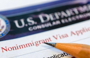 NGƯỜI XIN VISA KHÔNG ĐỊNH CƯ ĐẾN MỸ SẼ PHẢI TRẢ THÊM $250