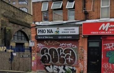 Nhà hàng Việt ở London bị phát hiện trữ đông thịt chó