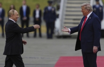 Màn chào đón nồng nhiệt ông Trump dành cho ông Putin tại Alaska