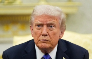 Cuộc điện đàm khiến ông Trump đổi ý về lệnh trừng phạt Nga Cuộc điện đàm khiến ông Trump đổi ý về lệnh trừng phạt Nga