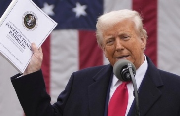 Ông Trump ký sắc lệnh miễn thuế cho hàng loạt nông sản Ông Trump ký sắc lệnh miễn thuế cho hàng loạt nông sản