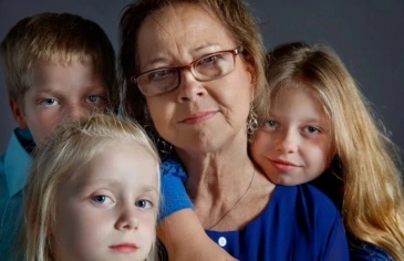 Vợ 68 tuổi lừa chồng để có thêm con