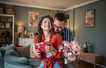 Cạm bẫy sau trào lưu 'bạn trai cung phụng'