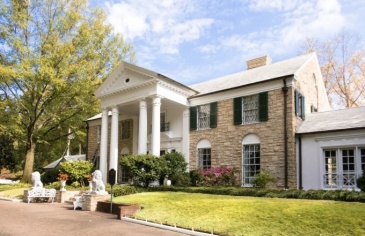 Người Mỹ cô đơn trong những ngôi nhà rộng