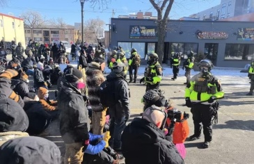 Vì sao người Mỹ rời đất nước với số lượng kỷ lục?