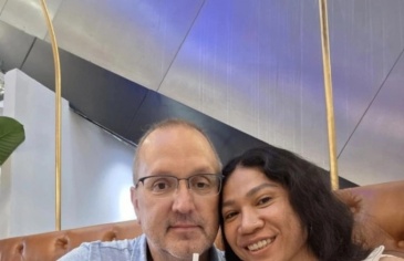 Chuyện tình 'thần tốc' của chàng rể Mỹ và cô gái Việt