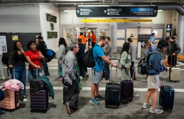 Hàng trăm nhân viên an ninh sân bay Mỹ đồng loạt nghỉ việc