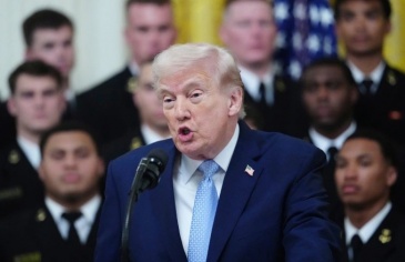 Ông Trump: NATO 'hèn nhát' Ông Trump: NATO 'hèn nhát'