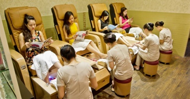 Luật mới ảnh hưởng đến nghề nail của người Việt, tiệm nail không được phép làm khoán như hiện nay