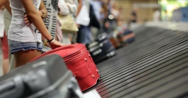 Vì sao phải đợi lâu để lấy hành lý tại sân bay?