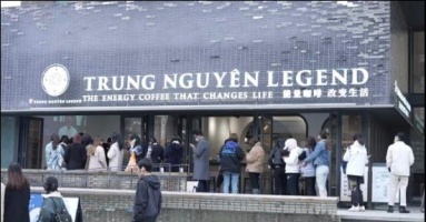 Nằm cách cửa hàng Starbucks lớn nhất thế giới chưa đầy 100m và phải cạnh tranh với hơn 7.800 quán cà phê khác, Trung Nguyên Legend tại Thượng Hải làm cách nào để thành công?