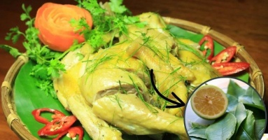 Tại sao thịt gà phải ăn cùng lá chanh: Thêm thứ này vào nồi luộc, gà ngon hơn hẳn