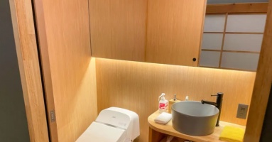 Du khách Mỹ mê mẩn nhà vệ sinh Nhật Bản