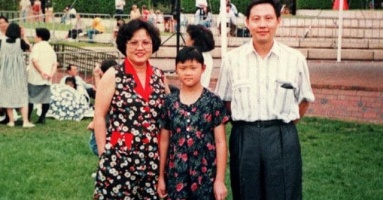 Bé gái gốc Việt biến mất không dấu vết, 18 năm sau thủ phạm lộ diện khiến bố mẹ “chết đứng” vì gần ngay trước mắt