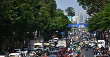 Tâm lý học lý giải: Tại sao người giàu nhiệt tình, niềm nở khi về quê, còn người không có tiền lại rất thờ ơ với người khác?