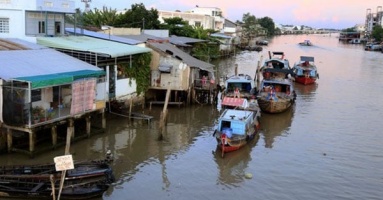 Các cụ nói: 'Có tiền đừng mua đất ven sông, giàu có cũng không lấy vợ tái giá', mua đất ven sông thì sao?