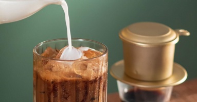 Người tiêu dùng Việt sắp phải chi 100 nghìn đồng cho ly cà phê
