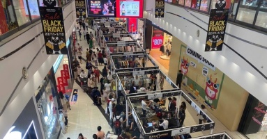 Người Hà Nội đi săn hàng Black Friday sớm