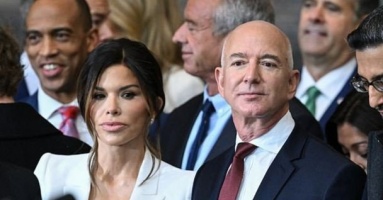 Bạn gái tỷ phú Jeff Bezos mặc phản cảm trong lễ nhậm chức của ông Trump