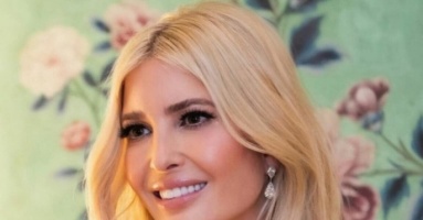 Ivanka Trump đeo trang sức kim cương 1,1 triệu USD trong lễ nhậm chức của bố