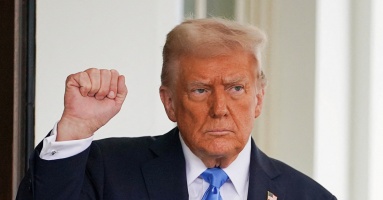 100 ngày ông Trump khuấy đảo nước Mỹ và thế giới