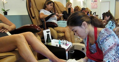 Người Việt làm nail ở Mỹ: 'Ma lực' khủng khiếp, dính vào thì khó rút chân ra