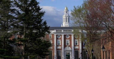 Mỹ cấm Đại học Harvard tuyển sinh viên quốc tế