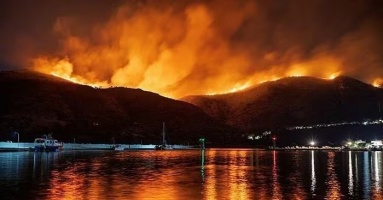 Hình ảnh châu Âu chao đảo vì nắng nóng, cháy rừng và giông lũ dữ dội