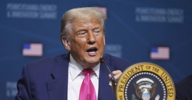 Ông Trump gây thắc mắc khi kể chuyện về kẻ đánh bom hàng loạt