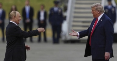 Màn chào đón nồng nhiệt ông Trump dành cho ông Putin tại Alaska