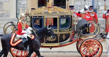 Cỗ xe ngựa 174 năm tuổi được Vua Anh dùng để đón ông Trump