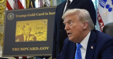 'Nhu cầu tăng vọt' sau khi ông Trump hạ giá thẻ vàng nhập cư