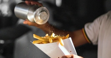 Từ trường hợp nghệ sĩ Tấn Beo bị suy thận giai đoạn cuối: 1 thói quen âm thầm “huỷ diệt” thận Từ trường hợp nghệ sĩ Tấn Beo bị suy thận giai đoạn cuối: 1 thói quen âm thầm “huỷ diệt” thận