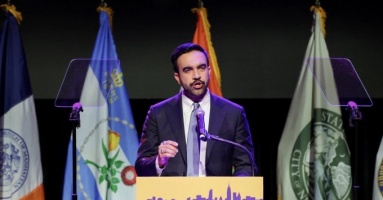 Tân Thị trưởng New York 'tuyên chiến' với ông Trump Tân Thị trưởng New York 'tuyên chiến' với ông Trump