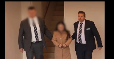 Bắt nữ thầy bói lừa đảo cộng đồng người Việt 46 triệu USD Bắt nữ thầy bói lừa đảo cộng đồng người Việt 46 triệu USD