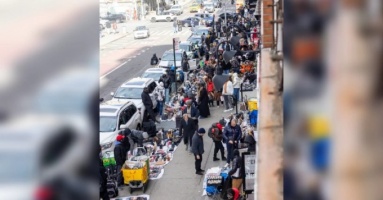 Hàng rong New York tấp nập trở lại sau khi bị ICE truy quét Hàng rong New York tấp nập trở lại sau khi bị ICE truy quét