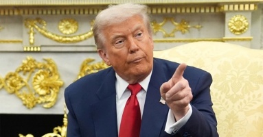 Ông Trump chỉ trích phóng viên, dọa tước giấy phép đài truyền hình Mỹ Ông Trump chỉ trích phóng viên, dọa tước giấy phép đài truyền hình Mỹ