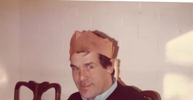 Vị khách vô gia cư ở lại 45 năm sau đêm Giáng sinh Vị khách vô gia cư ở lại 45 năm sau đêm Giáng sinh