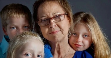 Vợ 68 tuổi lừa chồng để có thêm con Vợ 68 tuổi lừa chồng để có thêm con