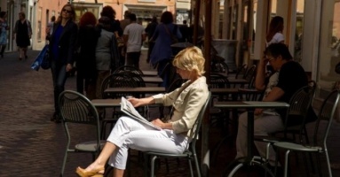 Những cô gái từ bỏ 'nữ cường' để sống như ốc sên Những cô gái từ bỏ 'nữ cường' để sống như ốc sên