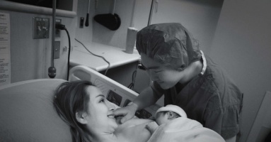 Qua Canada định cư, một người đẹp Việt đón tin mừng ở tuổi 35, nhiều nghệ sĩ chúc phúc Qua Canada định cư, một người đẹp Việt đón tin mừng ở tuổi 35, nhiều nghệ sĩ chúc phúc