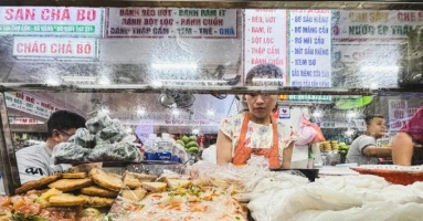 Tạp chí nước ngoài gợi ý khách uống bia, ăn ở vỉa hè Việt Nam Tạp chí nước ngoài gợi ý khách uống bia, ăn ở vỉa hè Việt Nam