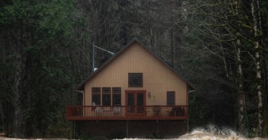 Hàng trăm nghìn người Mỹ sơ tán vì nguy cơ lũ lụt lịch sử