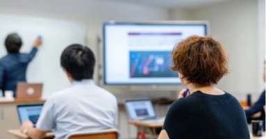 Vì sao nhiều người Mỹ đi học lại ở tuổi 40?