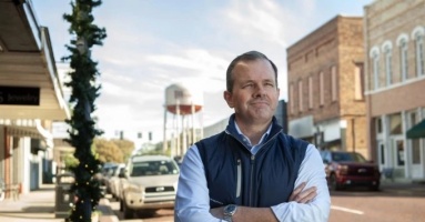 Ông chủ Mỹ dành 240 triệu USD để thưởng nhân viên trung thành