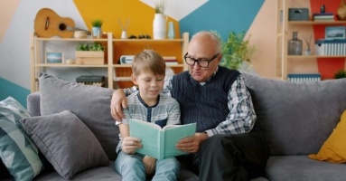 Vì sao một năm của người già trôi nhanh hơn người trẻ?