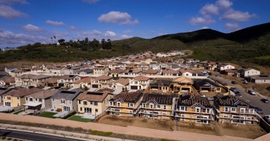 Thu nhập hơn 30.000 USD mỗi tháng mới đủ trả góp mua nhà ở quận Cam Thu nhập hơn 30.000 USD mỗi tháng mới đủ trả góp mua nhà ở quận Cam