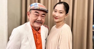 NSND Việt Anh U70 mới mua được nhà, viên mãn bên vợ trẻ kém 36 tuổi NSND Việt Anh U70 mới mua được nhà, viên mãn bên vợ trẻ kém 36 tuổi